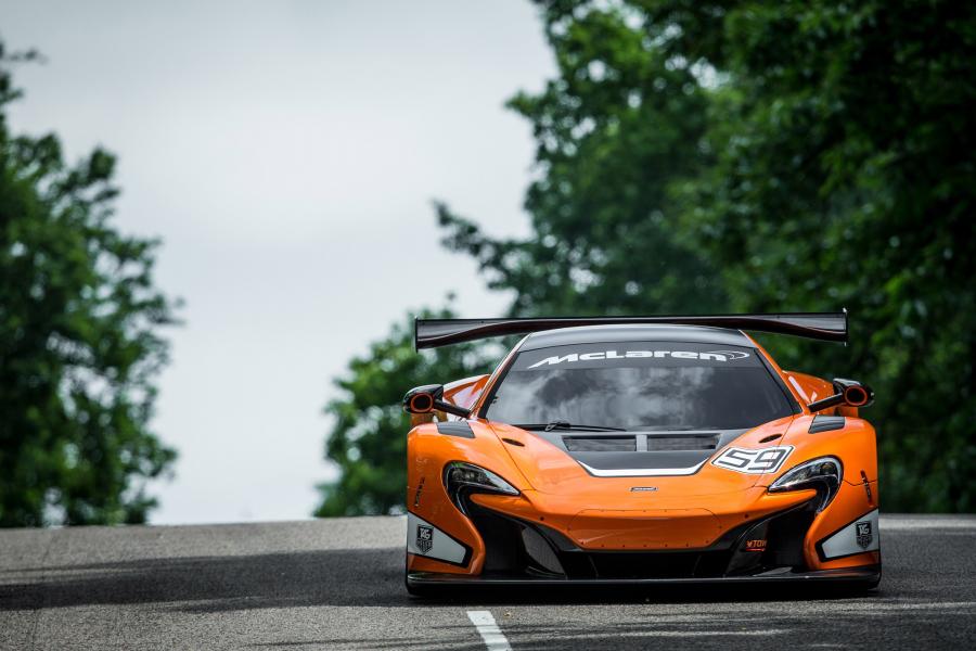  McLaren 650S GT3 2015 года  (фото 4 из 17)